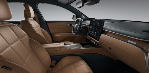 The $28K Flagship Hyundai Sedan Americans Called The Azera Closes In On Genesis