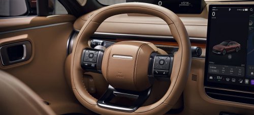 The $28K Flagship Hyundai Sedan Americans Called The Azera Closes In On Genesis