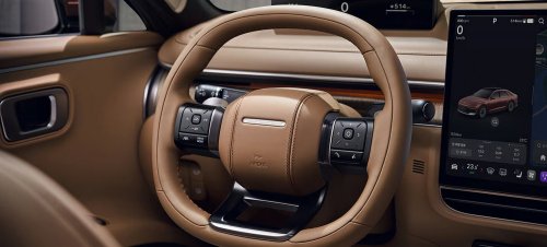 The $28K Flagship Hyundai Sedan Americans Called The Azera Closes In On Genesis