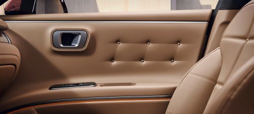 The $28K Flagship Hyundai Sedan Americans Called The Azera Closes In On Genesis