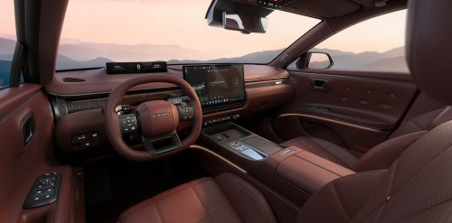 The $28K Flagship Hyundai Sedan Americans Called The Azera Closes In On Genesis