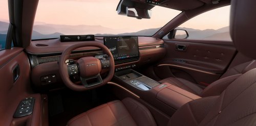 The $28K Flagship Hyundai Sedan Americans Called The Azera Closes In On Genesis