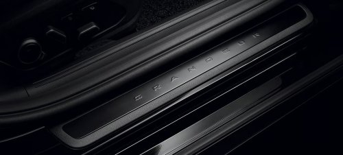 The $28K Flagship Hyundai Sedan Americans Called The Azera Closes In On Genesis