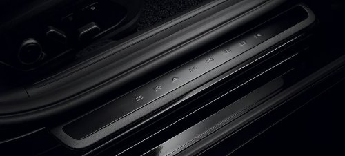 The $28K Flagship Hyundai Sedan Americans Called The Azera Closes In On Genesis