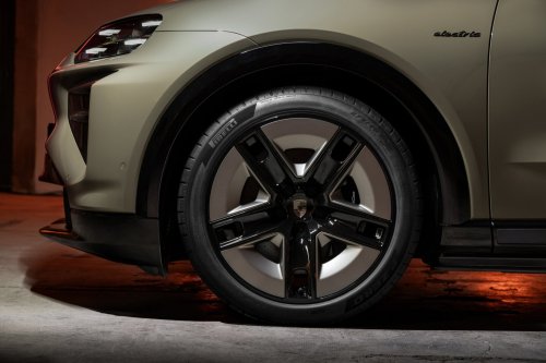 Porsche, Porsche 911, Porsche 911 Turbo, Porsche Cayenne, Porsche Cayenne Coupe, Porsche Cayenne Turbo, Porsche’s New Cayenne Coupe EV Hits 60 As Fast As The 911 Turbo S And Can Still Tow Your Boat