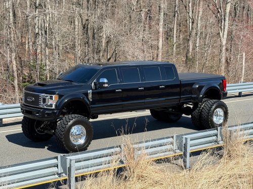 Six-Door Ford F-450 Looks Expensive. Its $1,038 Fuel Bill Agrees