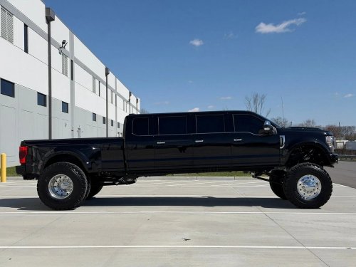 Six-Door Ford F-450 Looks Expensive. Its $1,038 Fuel Bill Agrees