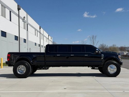 Six-Door Ford F-450 Looks Expensive. Its $1,038 Fuel Bill Agrees