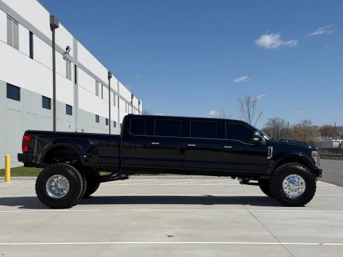 Six-Door Ford F-450 Looks Expensive. Its $1,038 Fuel Bill Agrees