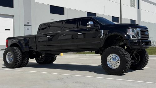 Six-Door Ford F-450 Looks Expensive. Its $1,038 Fuel Bill Agrees