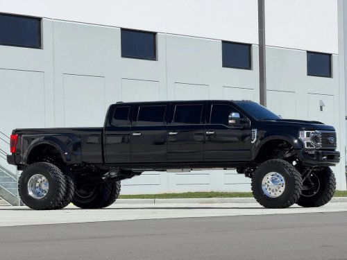 Six-Door Ford F-450 Looks Expensive. Its $1,038 Fuel Bill Agrees