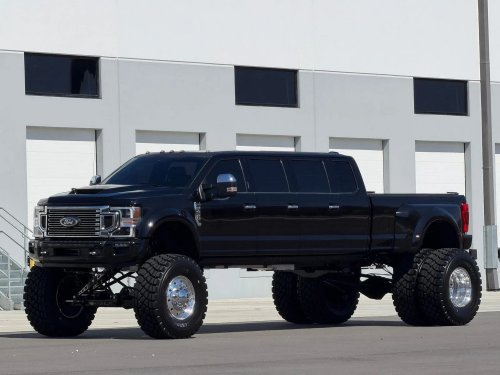 Ford, Six-Door Ford F-450 Looks Expensive. Its $1,038 Fuel Bill Agrees