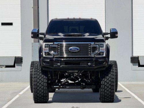 Six-Door Ford F-450 Looks Expensive. Its $1,038 Fuel Bill Agrees