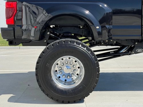 Six-Door Ford F-450 Looks Expensive. Its $1,038 Fuel Bill Agrees