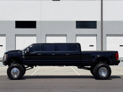 Six-Door Ford F-450 Looks Expensive. Its $1,038 Fuel Bill Agrees