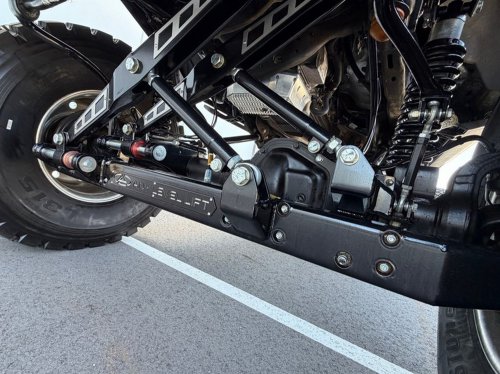 Six-Door Ford F-450 Looks Expensive. Its $1,038 Fuel Bill Agrees