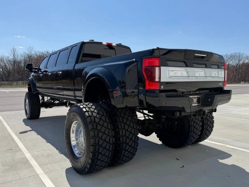 Ford, Six-Door Ford F-450 Looks Expensive. Its $1,038 Fuel Bill Agrees