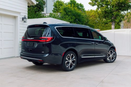 Pacifica Hybrid Owners Are Suing Over A Recall None Of Them Actually Experienced