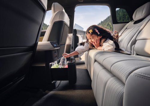 China Gets The AUDI EX7 With 671 HP And A 59-Inch Display, America Gets The Q7