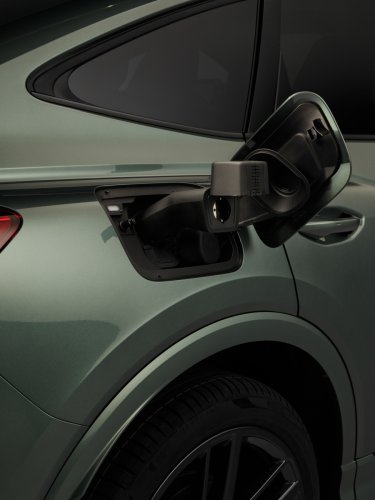 Audi Fixed The 2027 Q4 E-Tron’s Controls Everyone Complained About, Then Removed A Different Set