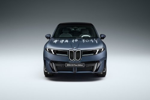 BMW Puts A Kindle-Style Display On The Hood Of Its iX3
