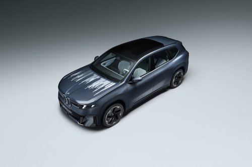 BMW Puts A Kindle-Style Display On The Hood Of Its iX3