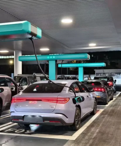 BYD’s 5-Minute Flash Charging Is Coming To Canada Before Its Cars Are