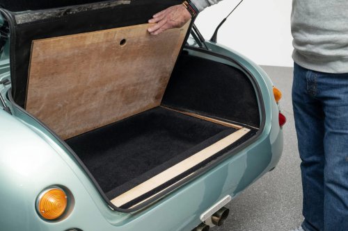 This Miata Looks More Like An Aston Martin Than Some Real Aston Martins Do