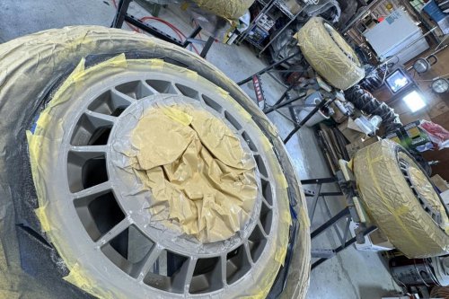 Hatano’s $8,500 Twingo Kit Delivers A 911 Dakar Look On A 90-HP City Car Budget