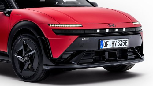 Hyundai’s New Pleos Infotainment Looks Like Tesla’s, Until You Notice What’s Still There
