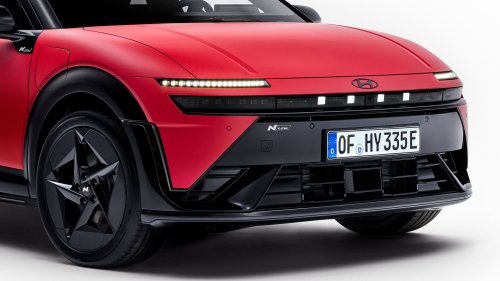 Hyundai’s New Pleos Infotainment Looks Like Tesla’s, Until You Notice What’s Still There