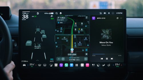 Hyundai, Tesla, Hyundai’s New Pleos Infotainment Looks Like Tesla’s, Until You Notice What’s Still There