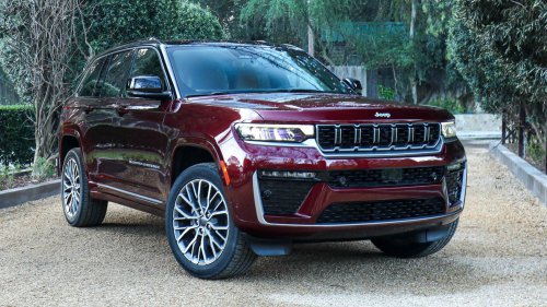 Jeep Is Bringing Back The Grand Cherokee Trailhawk, But Left Something Behind