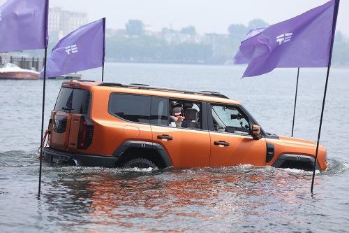 BYD’s YangWang Floated An SUV Two Years Ago. Chery’s Sailed One Across A Lake