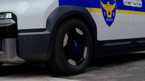 Crown Vics Chased Suspects On The Ground. Kia’s Police Van Chases Them From The Sky