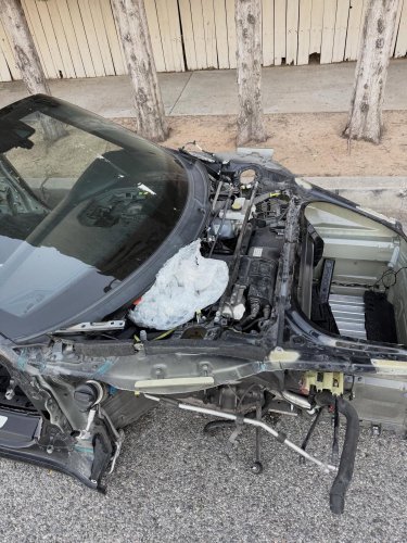 LA Thieves Stripped A Porsche So Bare That Bystanders Thought It Was A Mazda