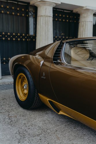 Lamborghini Spent Three Years Restoring A Miura In A Color That Shouldn’t Work, And It Does