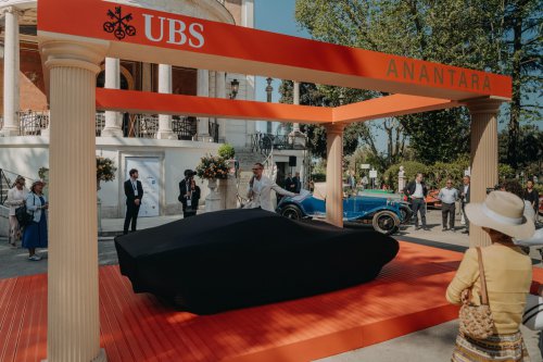 Lamborghini Spent Three Years Restoring A Miura In A Color That Shouldn’t Work, And It Does