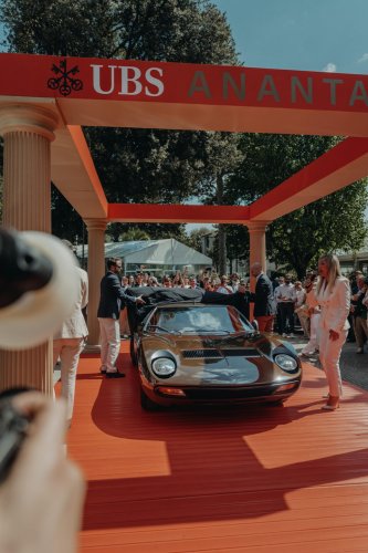 Lamborghini Spent Three Years Restoring A Miura In A Color That Shouldn’t Work, And It Does