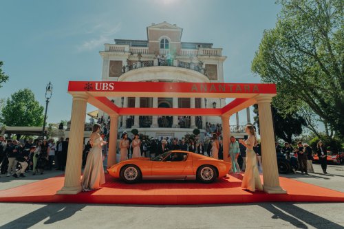 Lamborghini Spent Three Years Restoring A Miura In A Color That Shouldn’t Work, And It Does