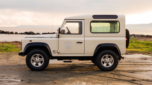 A 2003 Land Rover Defender 90 Makes 120 HP And Somehow Made Me Want To Keep The Keys