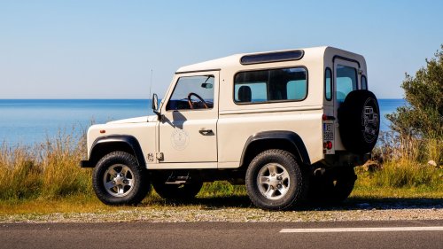 A 2003 Land Rover Defender 90 Makes 120 HP And Somehow Made Me Want To Keep The Keys