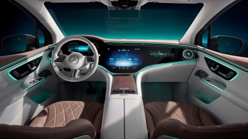 Mercedes, Mercedes Refuses To Kill The Big Screens, Even As It Admits Buttons Won