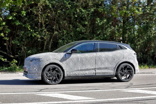 Renault’s Struggling Electric Crossover Is Getting A Second Chance