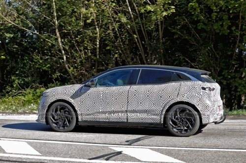 Renault’s Struggling Electric Crossover Is Getting A Second Chance