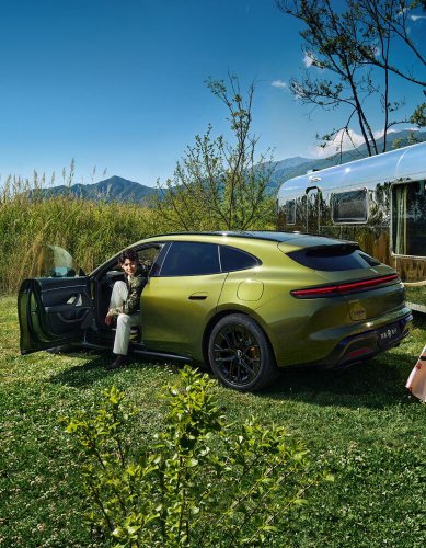 Porsche Charges $134K For The Taycan, SAIC Charges $32K For This