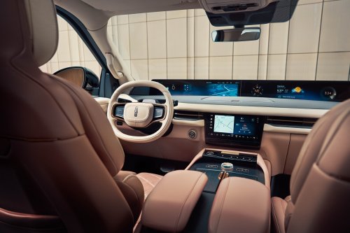 Lincoln Gave Serena Williams A Navigator Money Cannot Buy
