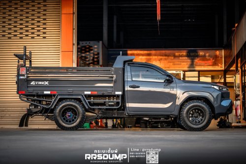 Toyota, Toyota Hilux, Toyota’s Hilux Just Became A Self-Loading Dump Truck That Carries 11,000 Lbs