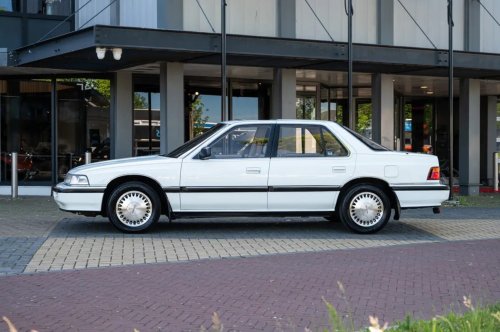 A Museum-Grade Legend V6 Turned Up In A Place Acura Never Sold One