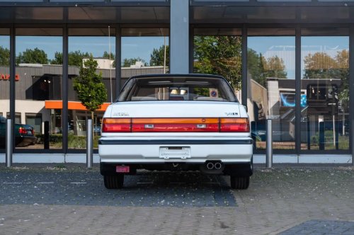 A Museum-Grade Legend V6 Turned Up In A Place Acura Never Sold One